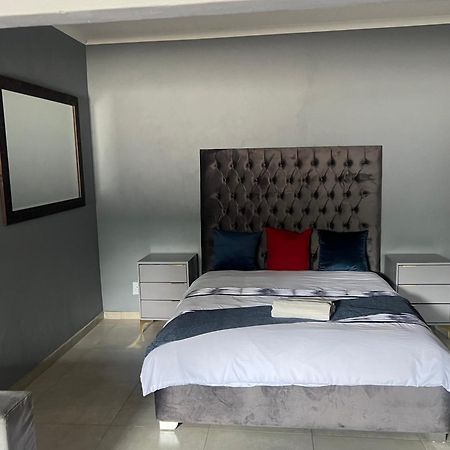 Ubuntu Lifestyle Estate Hotel Krugersdorp Exterior photo