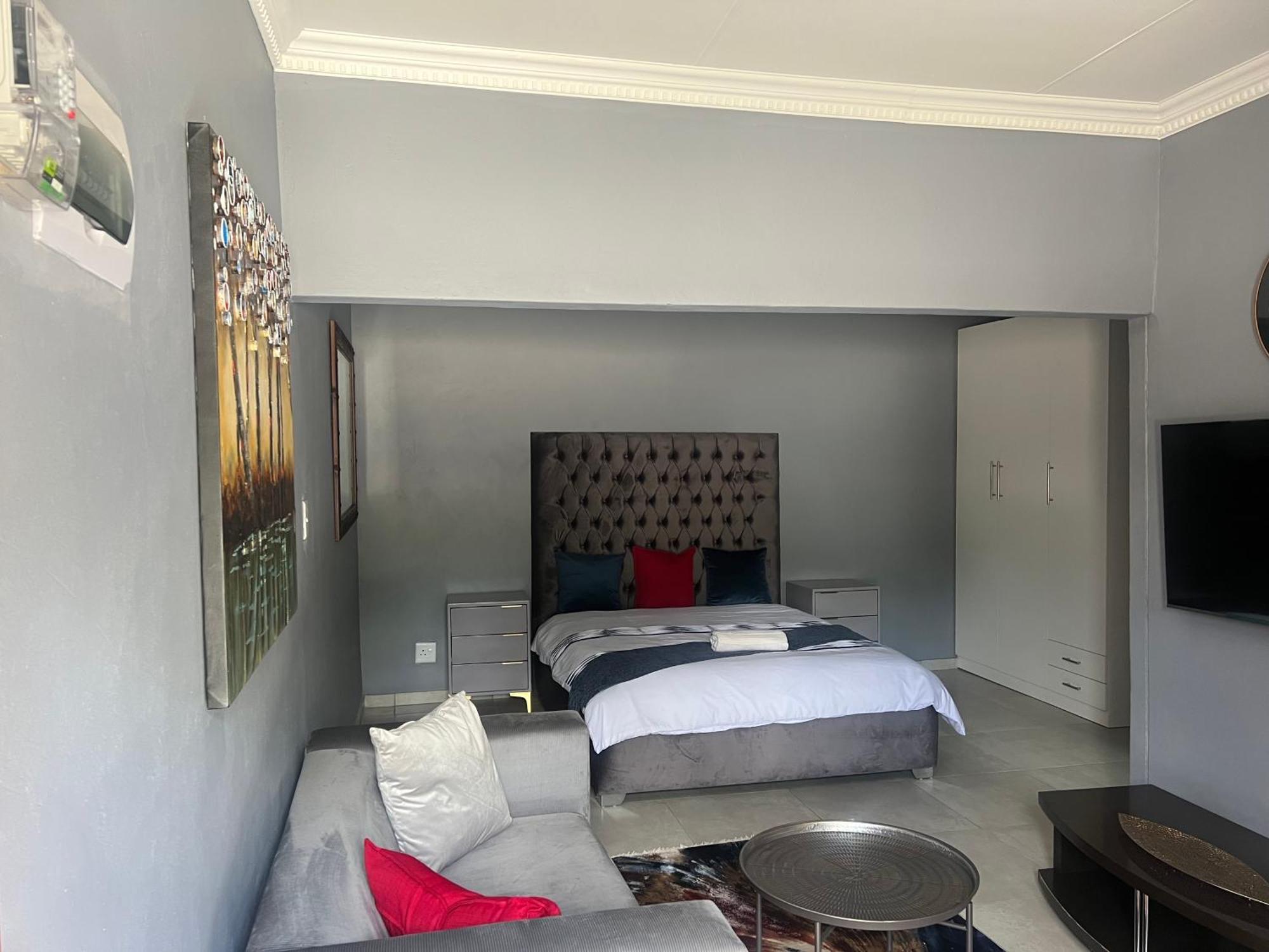 Ubuntu Lifestyle Estate Hotel Krugersdorp Exterior photo