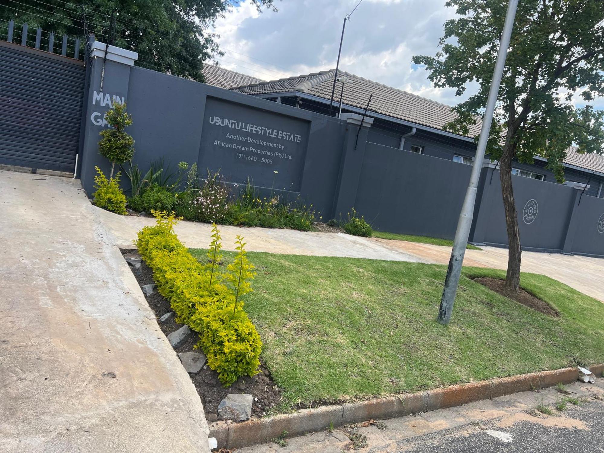 Ubuntu Lifestyle Estate Hotel Krugersdorp Exterior photo