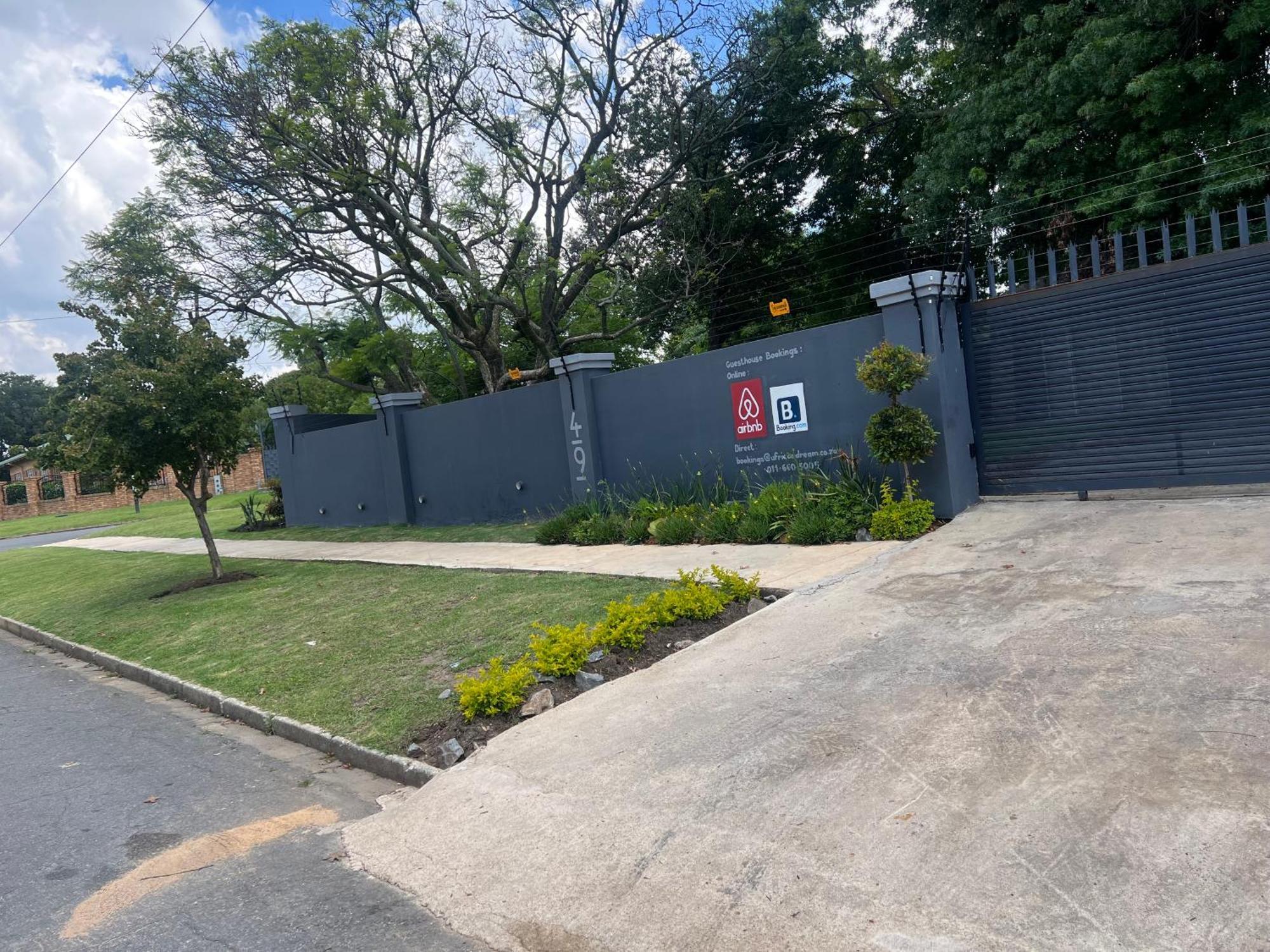 Ubuntu Lifestyle Estate Hotel Krugersdorp Exterior photo
