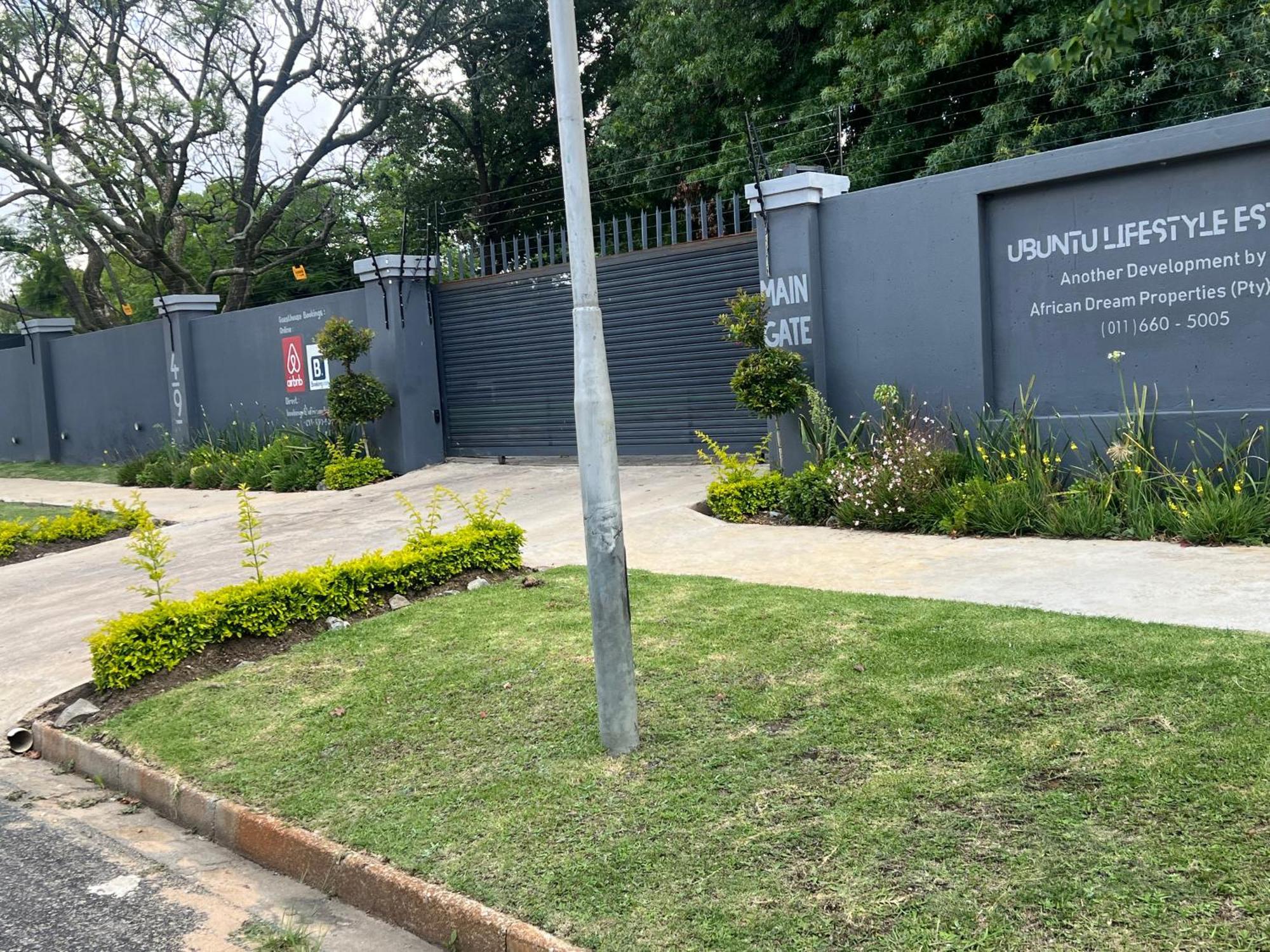 Ubuntu Lifestyle Estate Hotel Krugersdorp Exterior photo