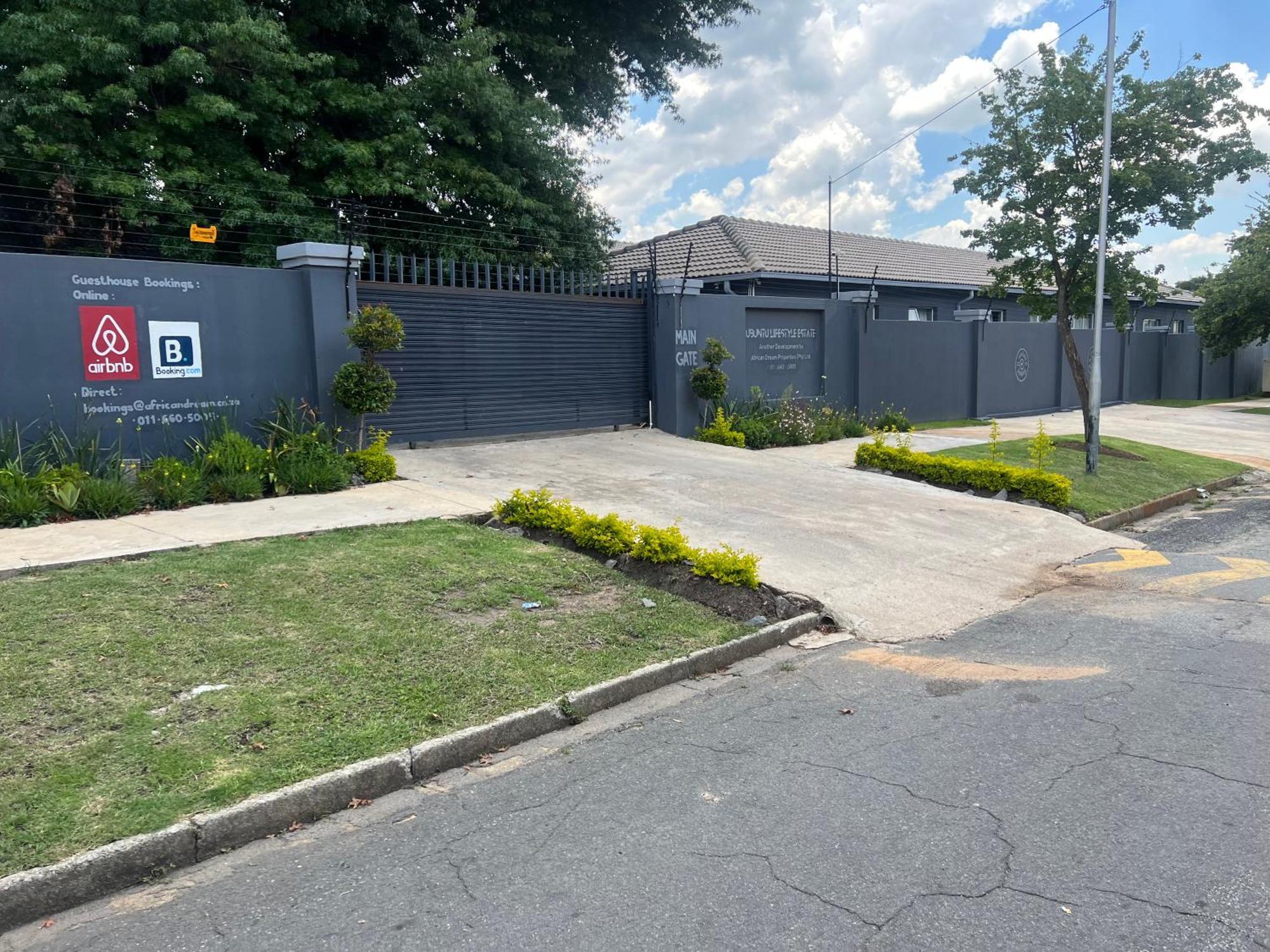 Ubuntu Lifestyle Estate Hotel Krugersdorp Exterior photo